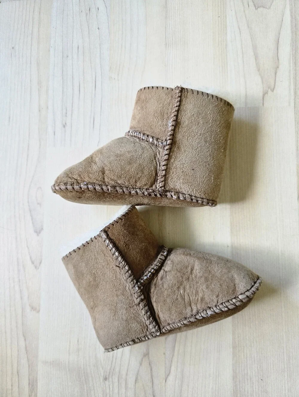 Ugg Baby/Toddler Boots Size Medium (4/5)